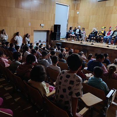 Teatro Sénior veio à escola